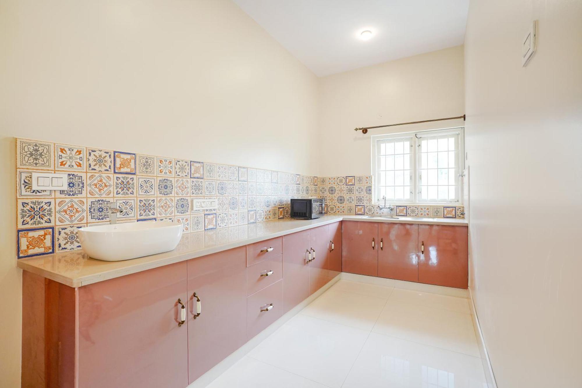 Bougainvillea Apartment *